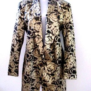 Gorgeous Vintage 1980s oversized jacket in metallic gold